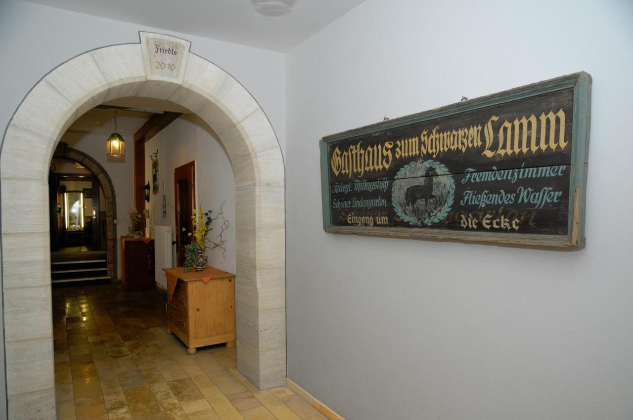 Отель Schwarzes Lamm Ротенбург-на-Таубере Экстерьер фото